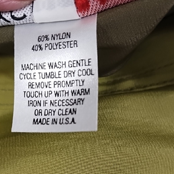 Reversible Green Trench Coat with Pockets Belt Accent can be Removed & Reversed - Picture 11 of 13